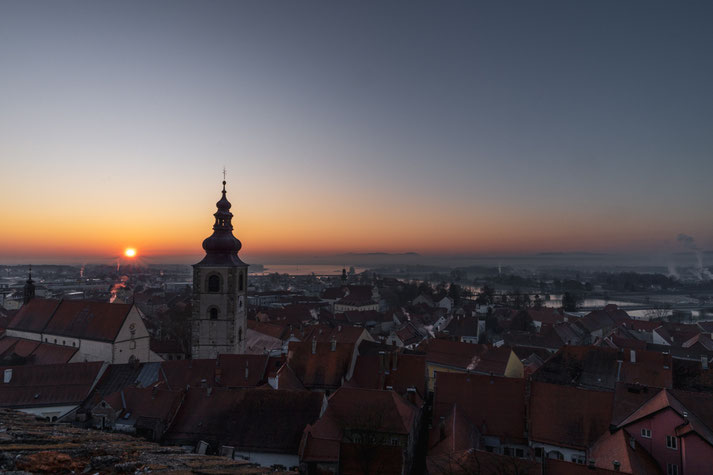 Morgenstimmung über der Altstadt - Blick von der Burganlage