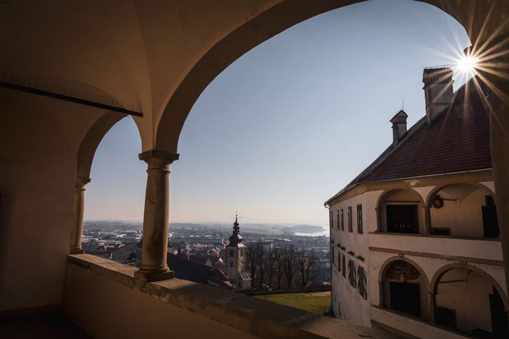 Ein Rundgang durch die Burg bietet nicht nur viele geschichtliche Eindrücke, sondern immer wieder auch herrliche Ausblicke