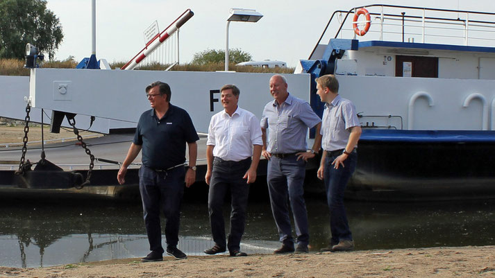 v.l. Uwe Dorendorf (MdL), Eckhard Pols (MdB), Wilhelm Kastens und Felix Petersen