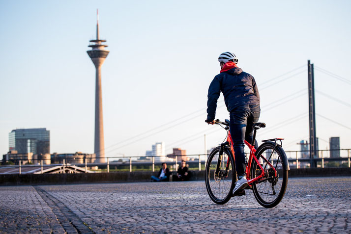 Specialized Men's Turbo Vado Trekking e-Bikes 2020