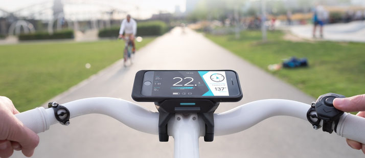 Das COBI.bike Connected Biking System erlaubt es Ihnen Ihr Smartphone als Display zu nutzen