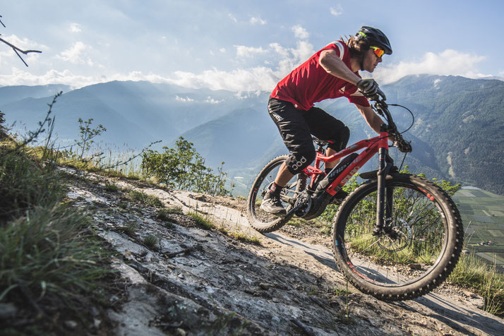 Im Shop in Saarbrücken können Sie alle unterschiedlichen Ausführungen von e-Mountainbikes kennen lernen.