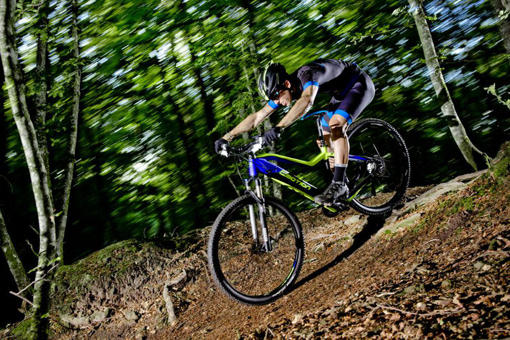 Im Shop in Erding können Sie alle unterschiedlichen Ausführungen von e-Mountainbikes kennenlernen.