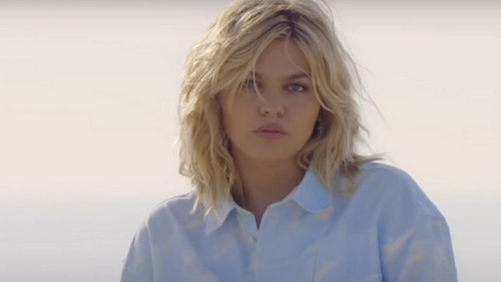 A L Occasion De La Sortie De Son Nouvel Album Louane Devoile Le Clip De Peut Etre Futurpop