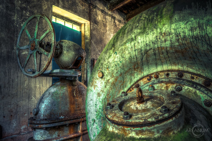 Abandoned wood grinding shop in the Harz mountains of Germany | Verlassene Schleiferei im Harz