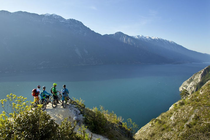 Exklusive e-Bike Reise Transalp Classic mit e-motion und emountainbikereisen.ch buchen