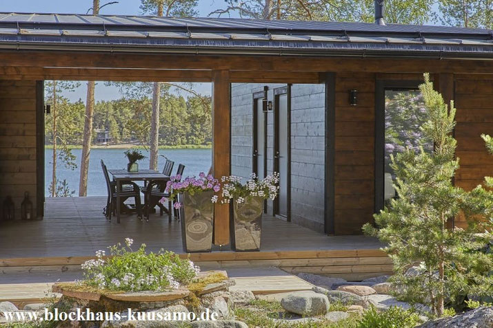 Dieses Blockhaus holte sich die Auszeichnung in Gold - Neubau, Pultdachhaus mit großzügiger Terrasse, Wohnen, Singlehaus, Villa, Chalet, Barrierefreiheit - Saunaabteilung - Atelie - Gästehaus - Wellness - Attraktive Architektur - Traumhaus - Sonnenhaus