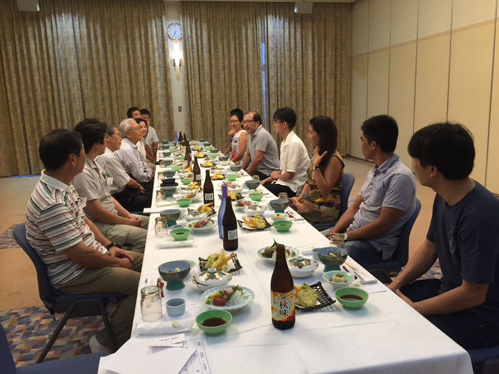 懇親会 右側がHAWAの皆さん