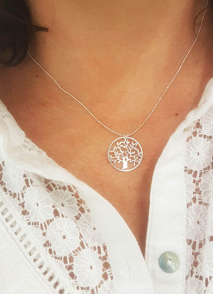 Collier médaille arbre de vie Manoléo Fantaisies idée cadeau maman