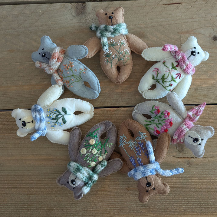  Kleine bloemen beertjes*Little flower bears* Små blomster bjørne model 1