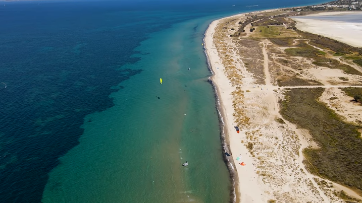 Kitesurfing spot Alykes Horizon Surfing