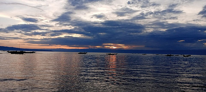 Sonnenuntergang am Tanganjikasee.
