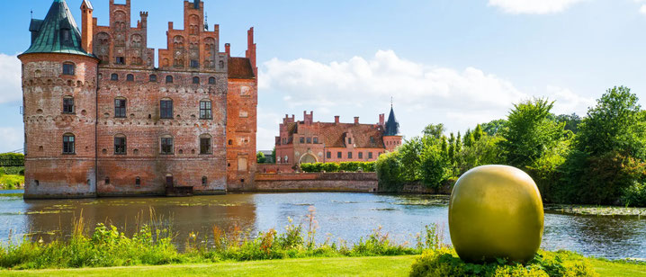 Schloss Egeskov auf Fünen mit Super-Ei