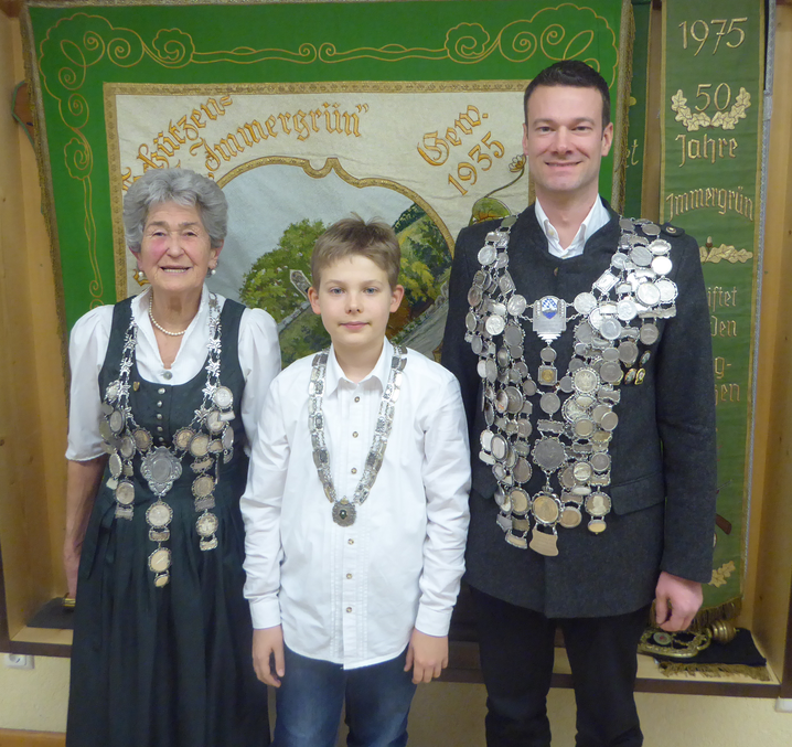 Gitti Linzinger (Pistolenkönigin), Maximilian Fichtl (Jugendkönig), Armin Ohr (Schützenkönig)