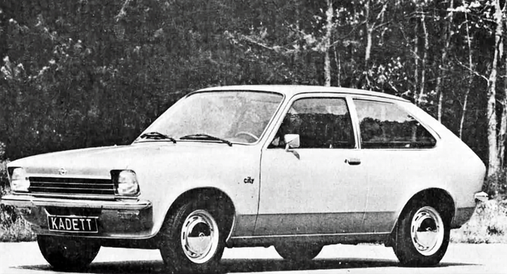 Opel Kadett an der Revue vum 15. November 1975