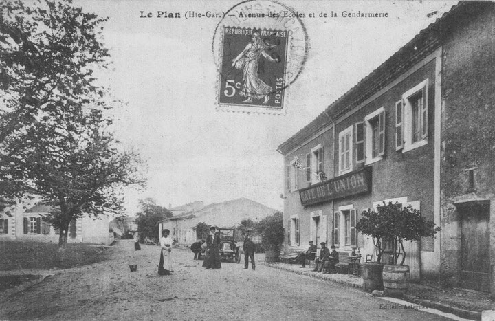 Avenue des Ecoles et de la Gendarmerie - Café de l'Union