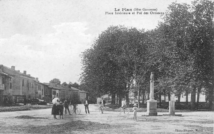 Place Intérieure et Pré des Ormeaux  ( avant 1920)
