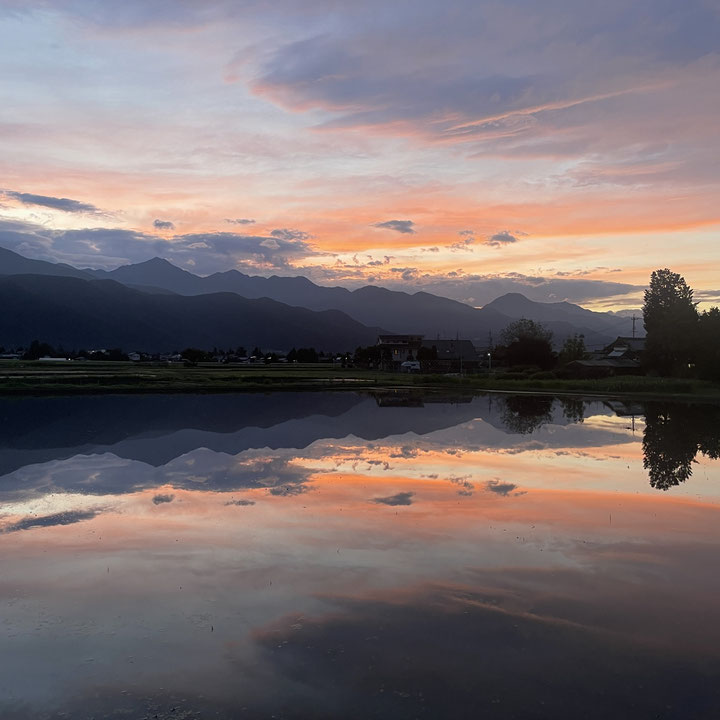 安曇野　夕景　北アルプス　水鏡