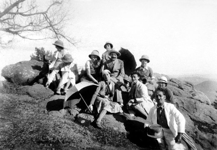 MSI Collection ; Mabel seated on the far right with white hat