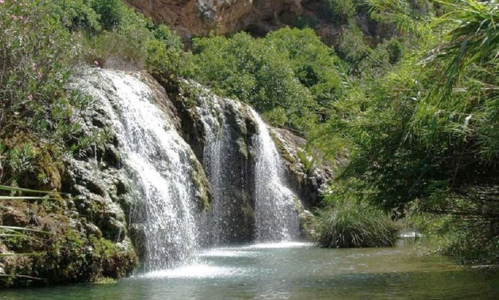 Sot de Chera (Valencia). Lo localizamos al sur de la comarca de los Serranos, fue declarado Parque Natural y Municipio Turístico.