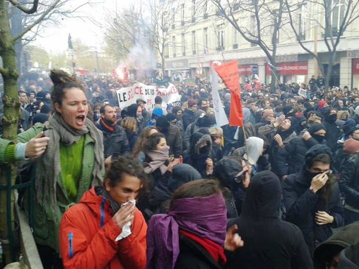 Place de la République, d. 29. november 2015: Klimademo, organiseret af den revolutionære venstrefløj med op til 5000 demonstranter. Billede er taget umiddelbart før demonstrationen brutalt er blevet opløst af politiet