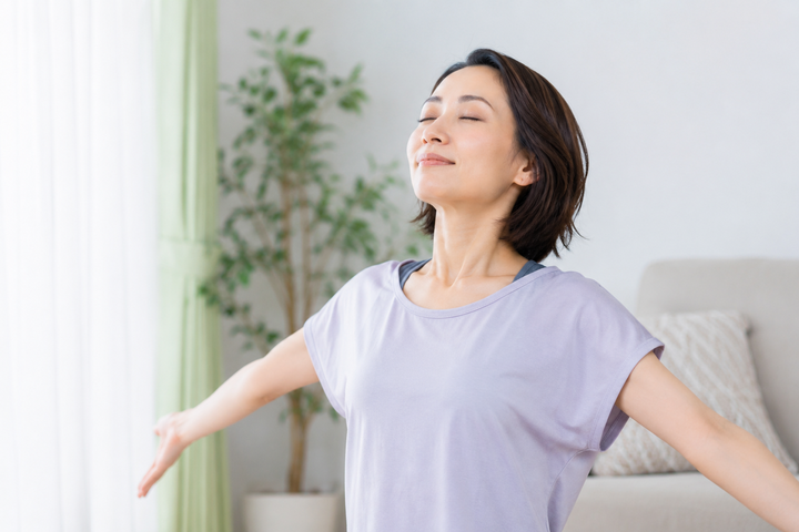 呼吸をする女性