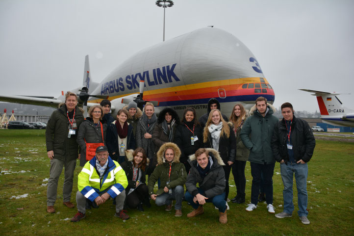 Die Erasmus+-Gruppe 2017 bei Airbus in Hamburg