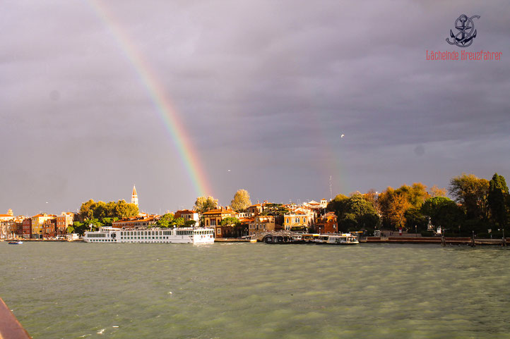 Lächelnde Kreuzfahrer laechelndekreuzfahrer Venedig Venice seadventure Regenbogen Auslaufen Kreuzfahrt AIDA AIDAblu cruise