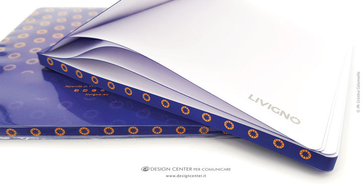 Taccuino personalizzato in quadricromia - formato quadrato - grafica logo su copertine e tutti i bordi - spessore bordi stampati in CMYK