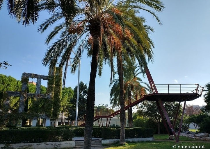 Un observatorio  para observar el  jardín del Turia desde las alturas 