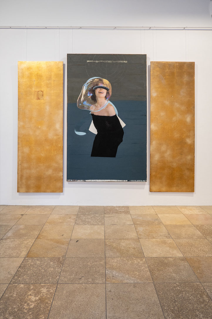 Skies of Blue, 2021, Collage, Öl auf Leinwand, 190 x 120cm, Tryptichon mit Goldpanelen gesamt ca 250 x 190 cm