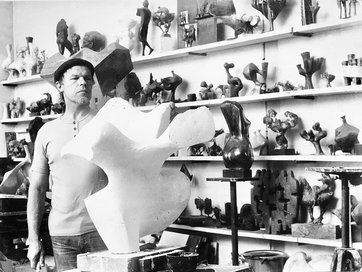 bildhauer karlheinz engelin im atelier in hamburg
