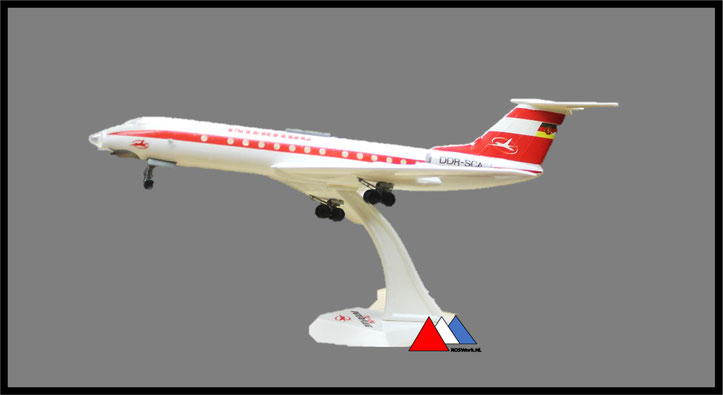 Interflug Display Tupolev 154 A  VEB Plasticart Annaberg-Bucholz 197X.