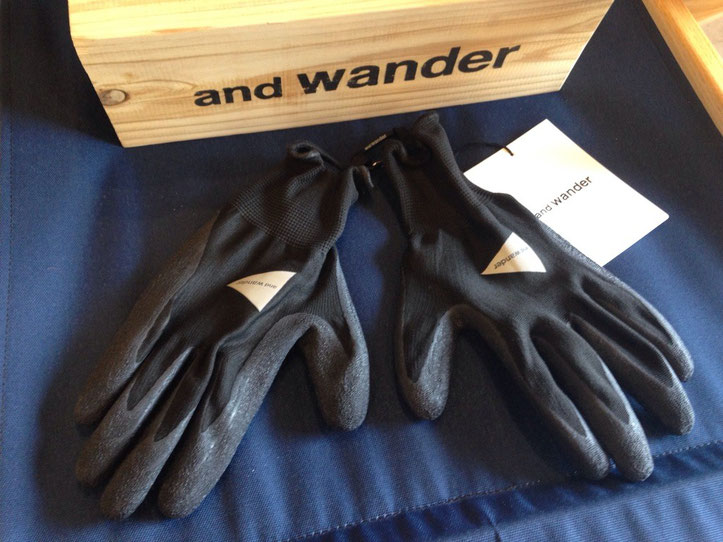 and wander（アンドワンダー）rubber glove　￥2,700（税込）