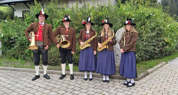 v.l.n.r. Mathias Möllinger, Florian Standl, Egerbacher Teresa, Maier Melanie, Verena Mitterer