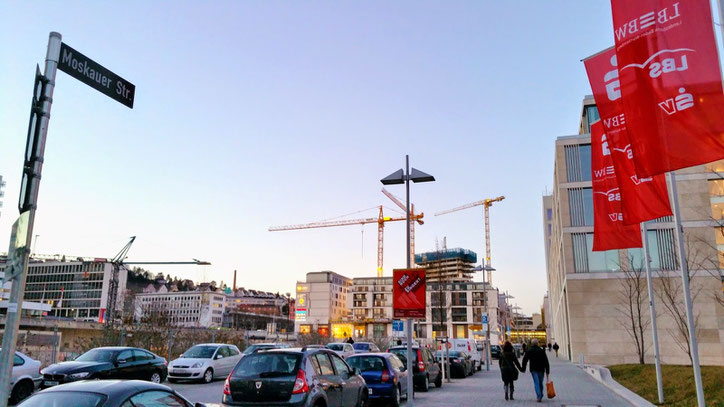 Южная часть библиотеки выходит на улицу Московскую (Moskauer Straße)