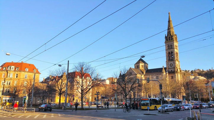 Площадь Erwin-Schoettle-Platz одна из наиболее целостных в городе