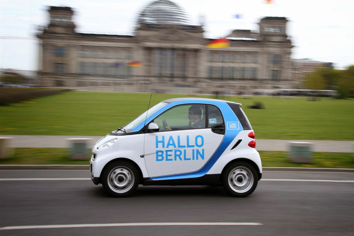 Сервис каршеринга Car2Go продвигает идею мини-автомобилей в массы
