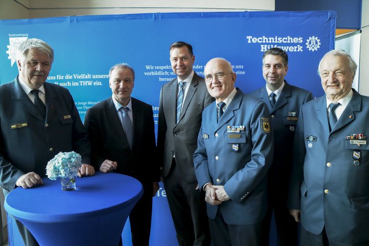 THW Präsident Albrecht Broemme; Abgeordneter Eckhard Gnodtke; Präsident THW-Bundesvereinigung Stephan Mayer; LHV BEBBST Vorstand Michael Borgmann; LB BEBBST Sebastian Gold; LHV BEBBST Vorstand Horst Engelhardt (v.l.n.r.)