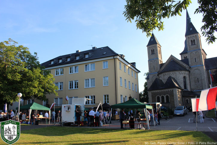 Links das Gebäude des ehemaligen Josephsklosters. Bild: Petra Büchel