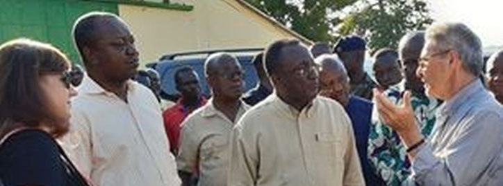 Im Gespräch mit Ghanas Landwirtschaftsminister Owusu Afriyie Akoto (zweiter von rechts).