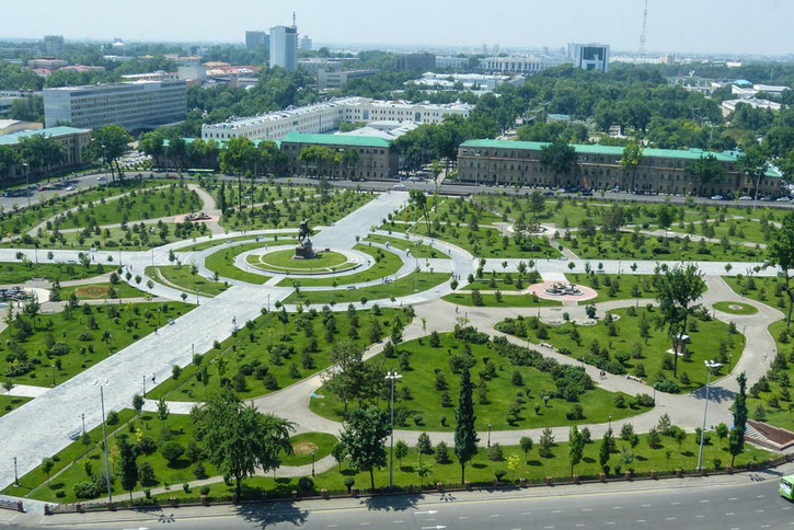 Vom Hotel Usbekistan hat man einen guten Blick auf den Amir Timur-Platz und Taschkent.
