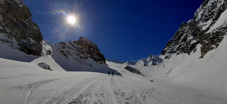 skifahren-carving-technik-wintersport-schnee 