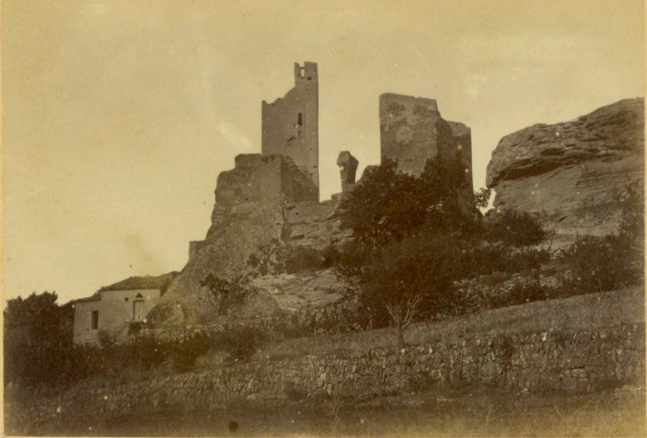Carte postale datée de 1872 présentant les deux donjons