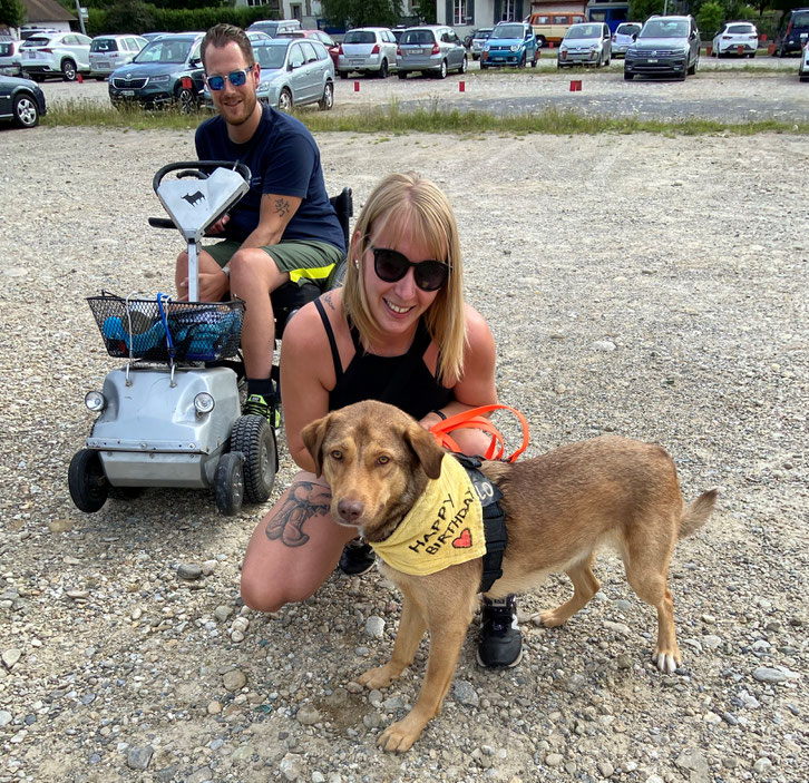 Chiara und Martin Friedli mit Hund Camillo