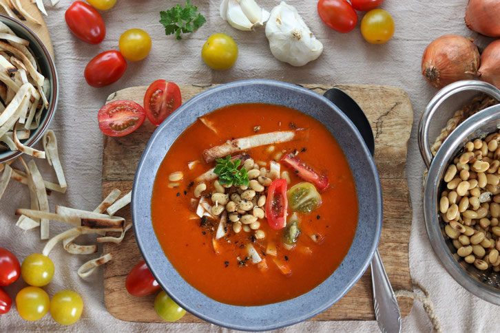Tortillasuppe mit Sojabohnen