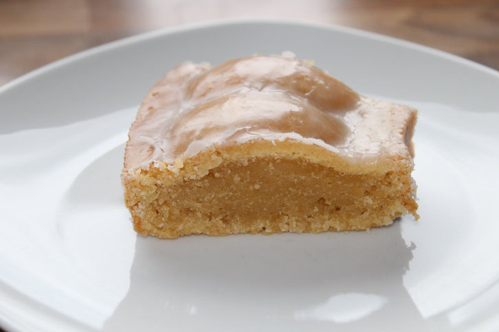 Veganer Zitronenkuchen, Zitronenkuchen, vegan, Zuckerguss, Kuchen, backen, wenig Zucker, weniger Zucker, less Sugar, lemon cake,