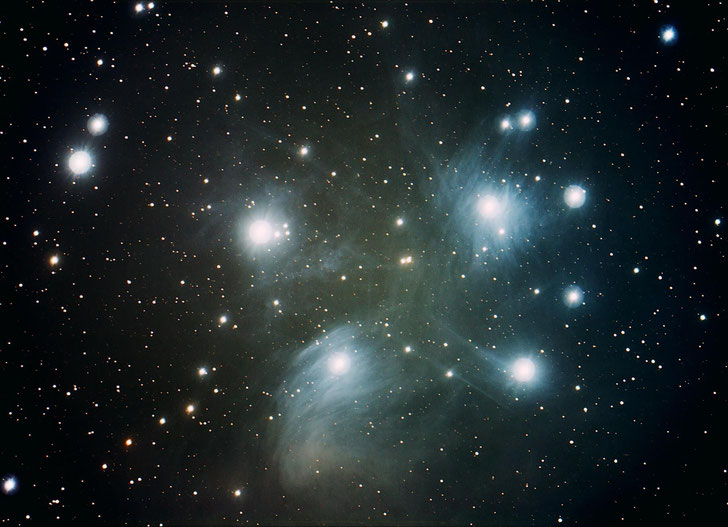Die Plejaden aufgenommen am 1. Dezember 2015 in der Sternwarte Flumenthal - 33x120 Sekunden bei -15Grad Chiptemperatur