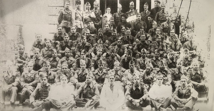 Photographie du groupe mobile Hostens-Lugos fin Août 1944, rue de Segur à Bordeaux.