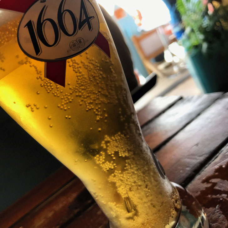 Late afternoon beer at Plage Café, Hourtin Plage